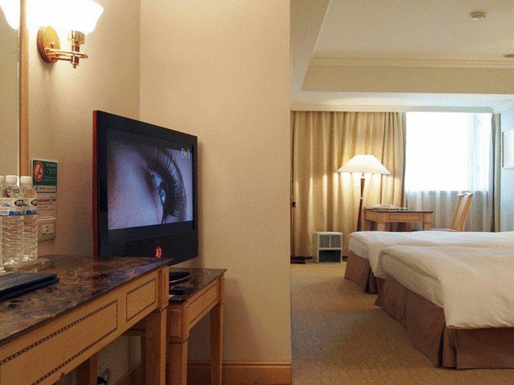Dong Wu Hotel Taipei Exterior photo